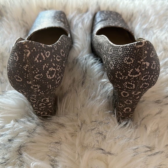 Taupe High Heel Pumps - Picture 9 of 12